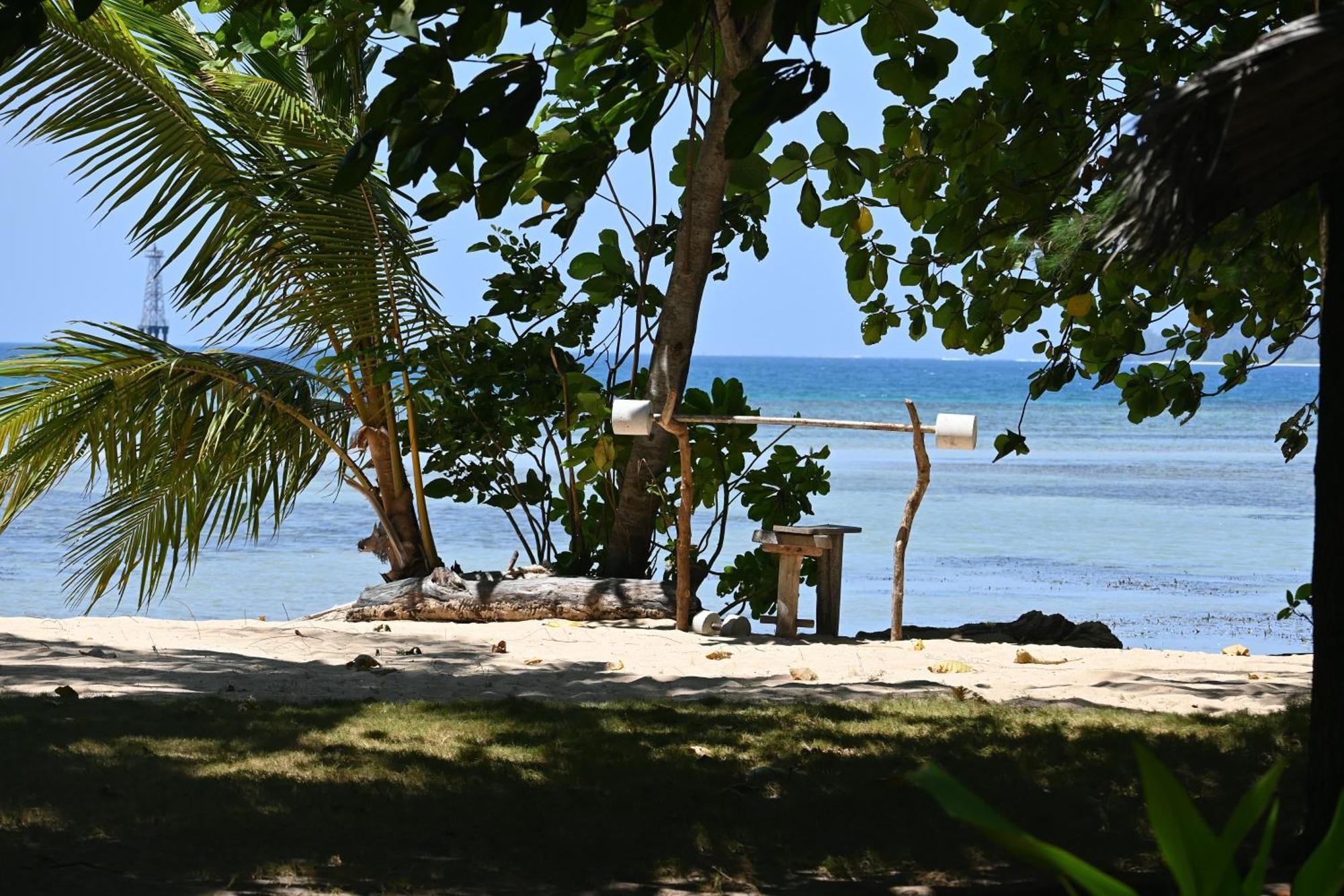 Bunga Jabe Vila Ilhas Karimunjava Exterior foto
